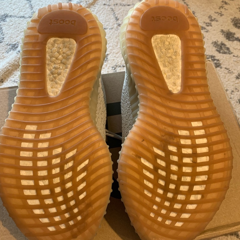 Yeezy Boost 350 v2 Seasame Gray - Picture 5 of 7
